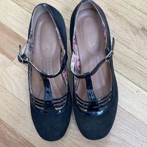 Hotter T-strap tango style pump, suede & patent leather